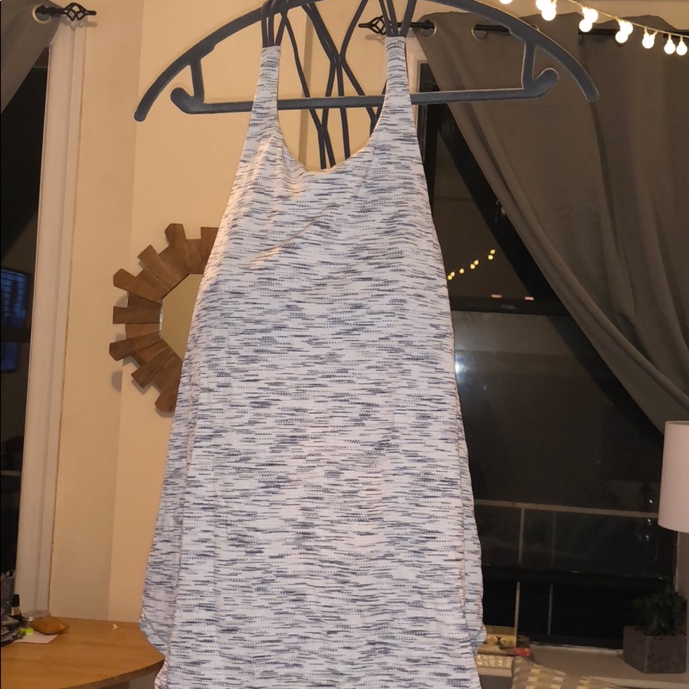 Lululemon heather gray tank top with built in bra